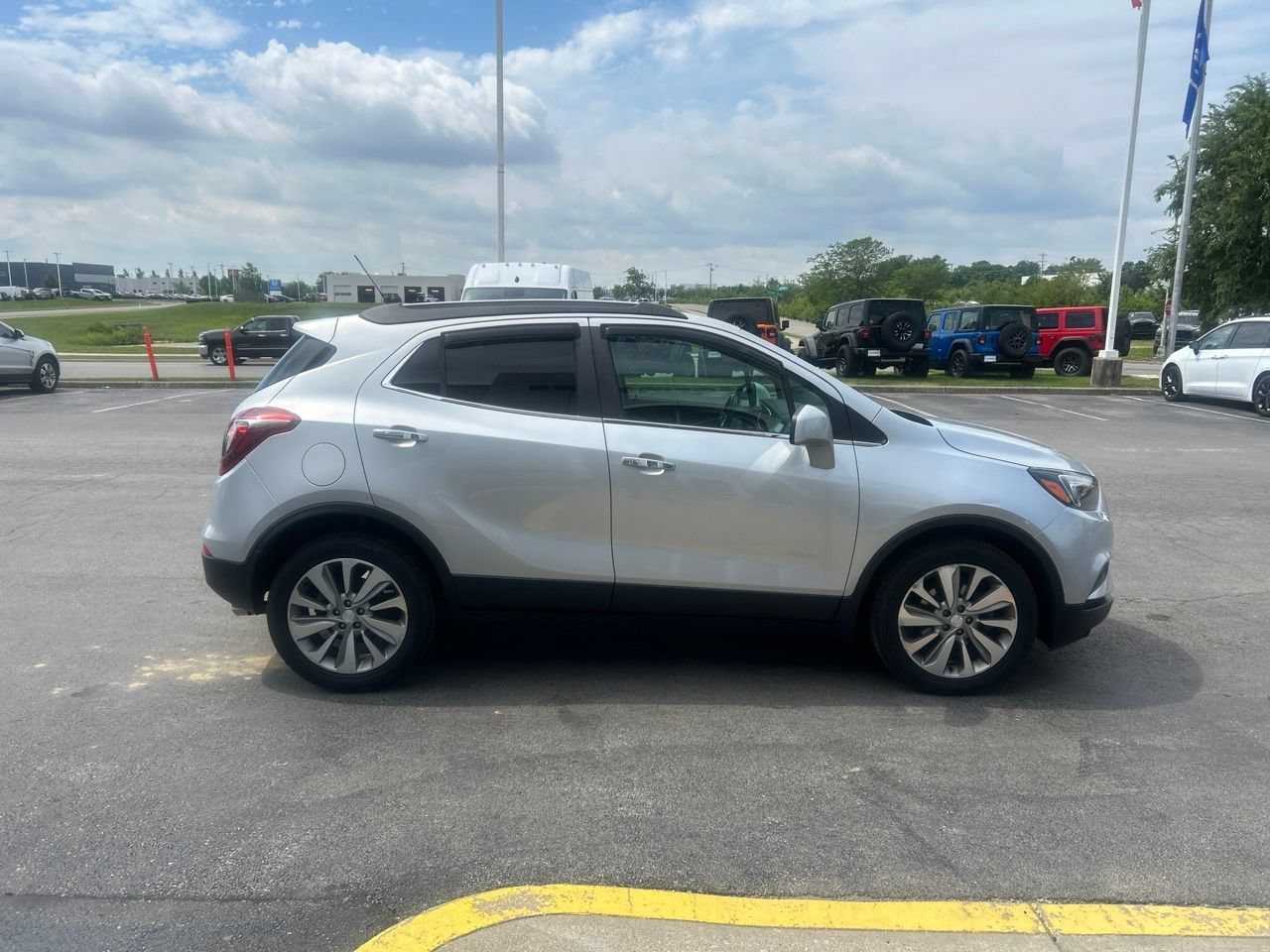 Used 2020 Buick Encore Preferred w/ Safety Package FWD image 2