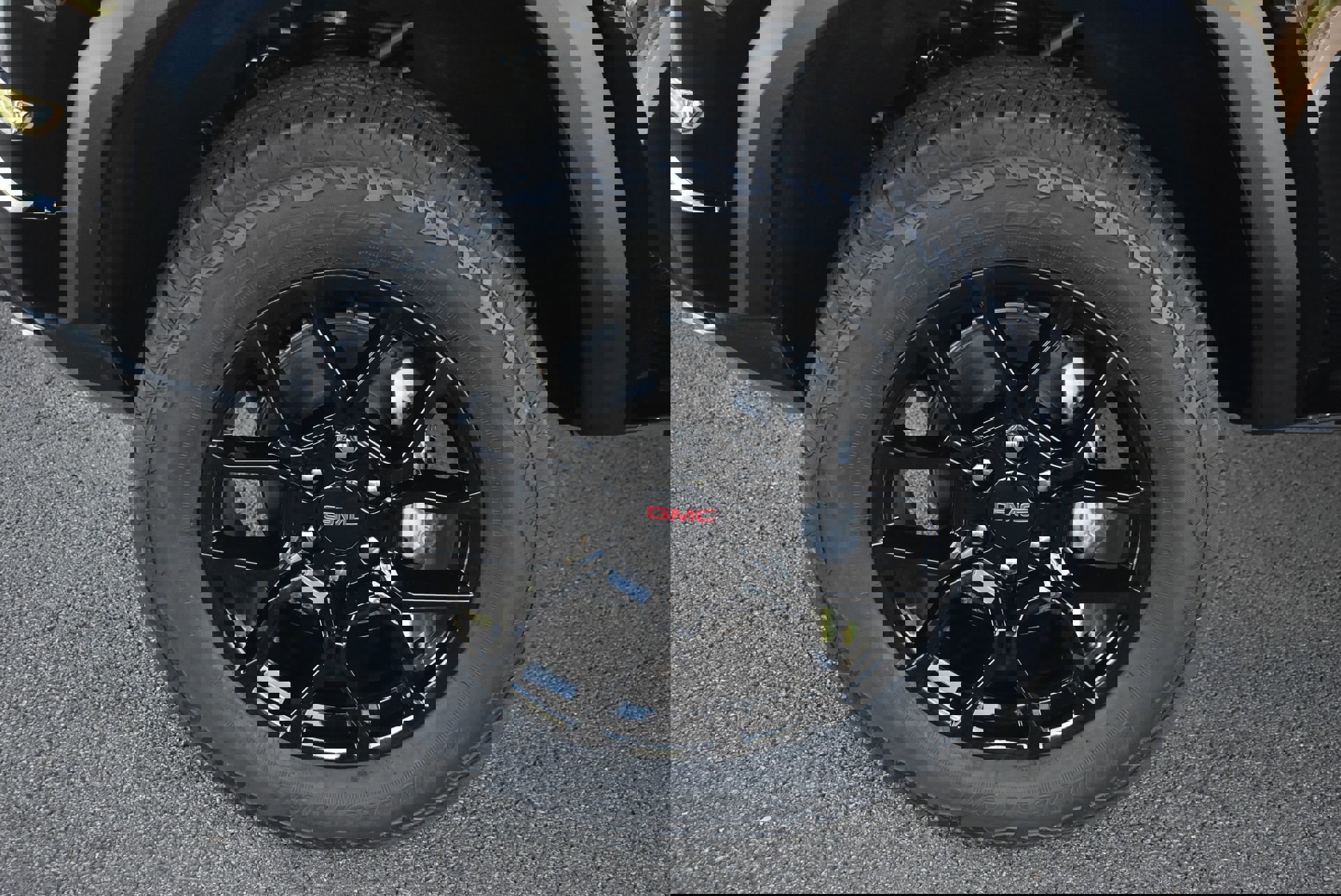 New 2026 GMC Canyon Denali w/ LPO, Denali Black Edition image 11