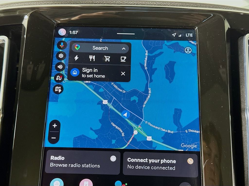 Certified 2023 Volvo C40 P8 Recharge Ultimate w/ Protection Package Premier image 13