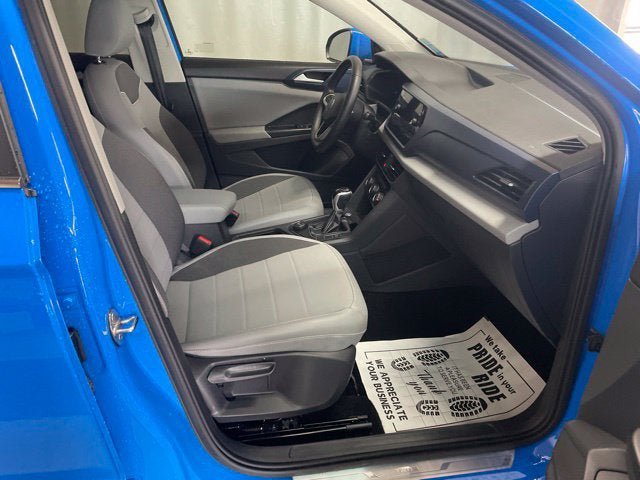 Certified 2023 Volkswagen Taos SE w/ Panoramic Sunroof Package AWD/4WD image 4