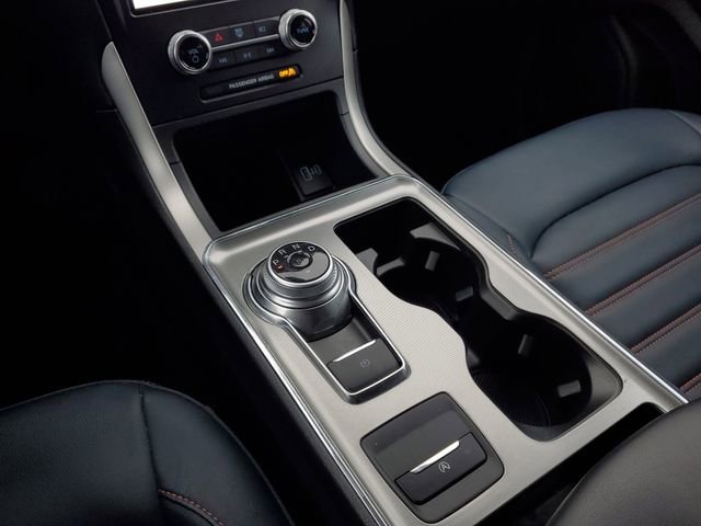 Used 2024 Ford Edge SEL w/ Sport Appearance Package image 27