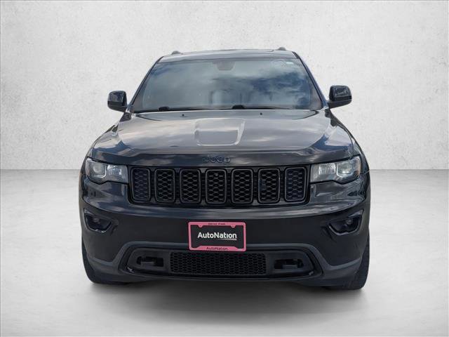 Used 2019 Jeep Grand Cherokee Laredo image 2