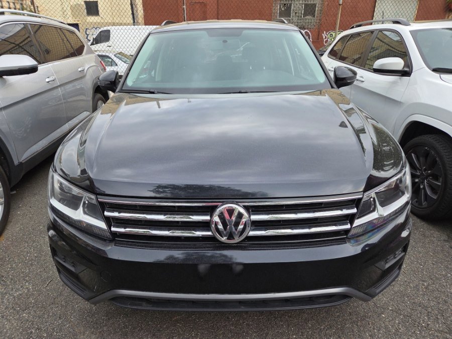 Used 2019 Volkswagen Tiguan S w/ Driver Assistance Package AWD/4WD image 2