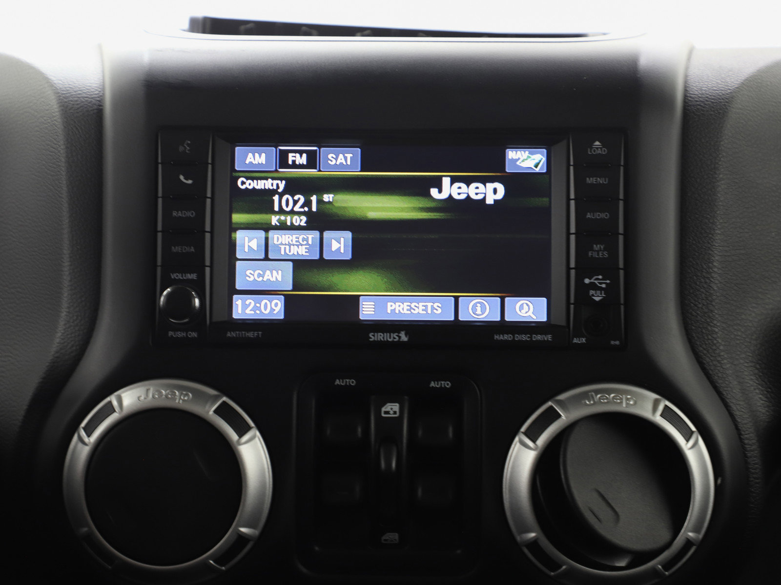 Used 2016 Jeep Wrangler Unlimited Rubicon w/ Dual Top Group image 15