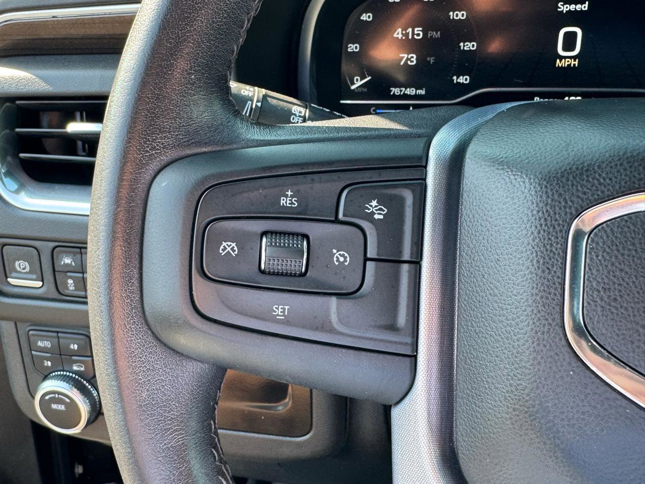 Used 2022 GMC Yukon SLE AWD/4WD image 27