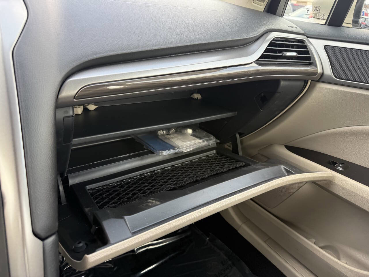 Used 2017 Ford Fusion Energi SE image 23