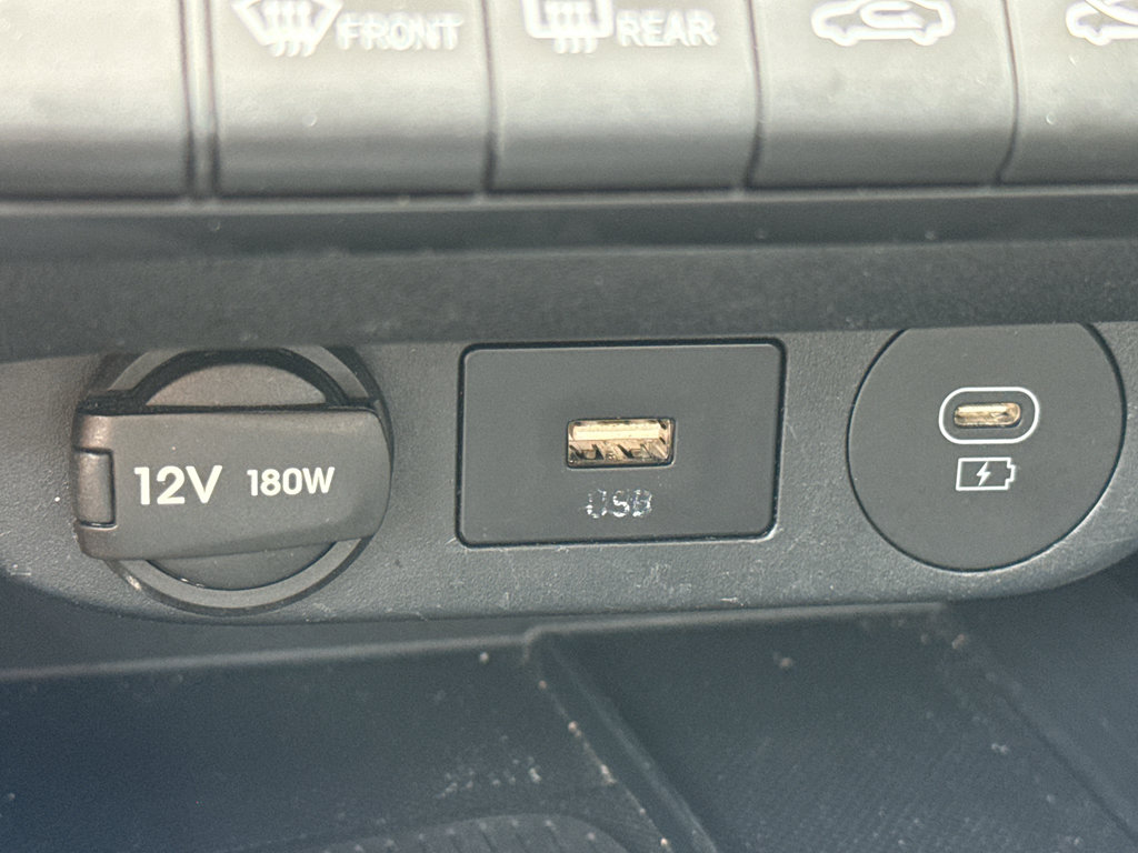 Used 2025 Hyundai Elantra Limited FWD image 28