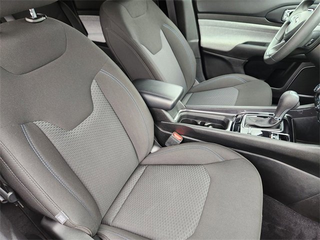 Used 2023 Jeep Compass Sport image 13