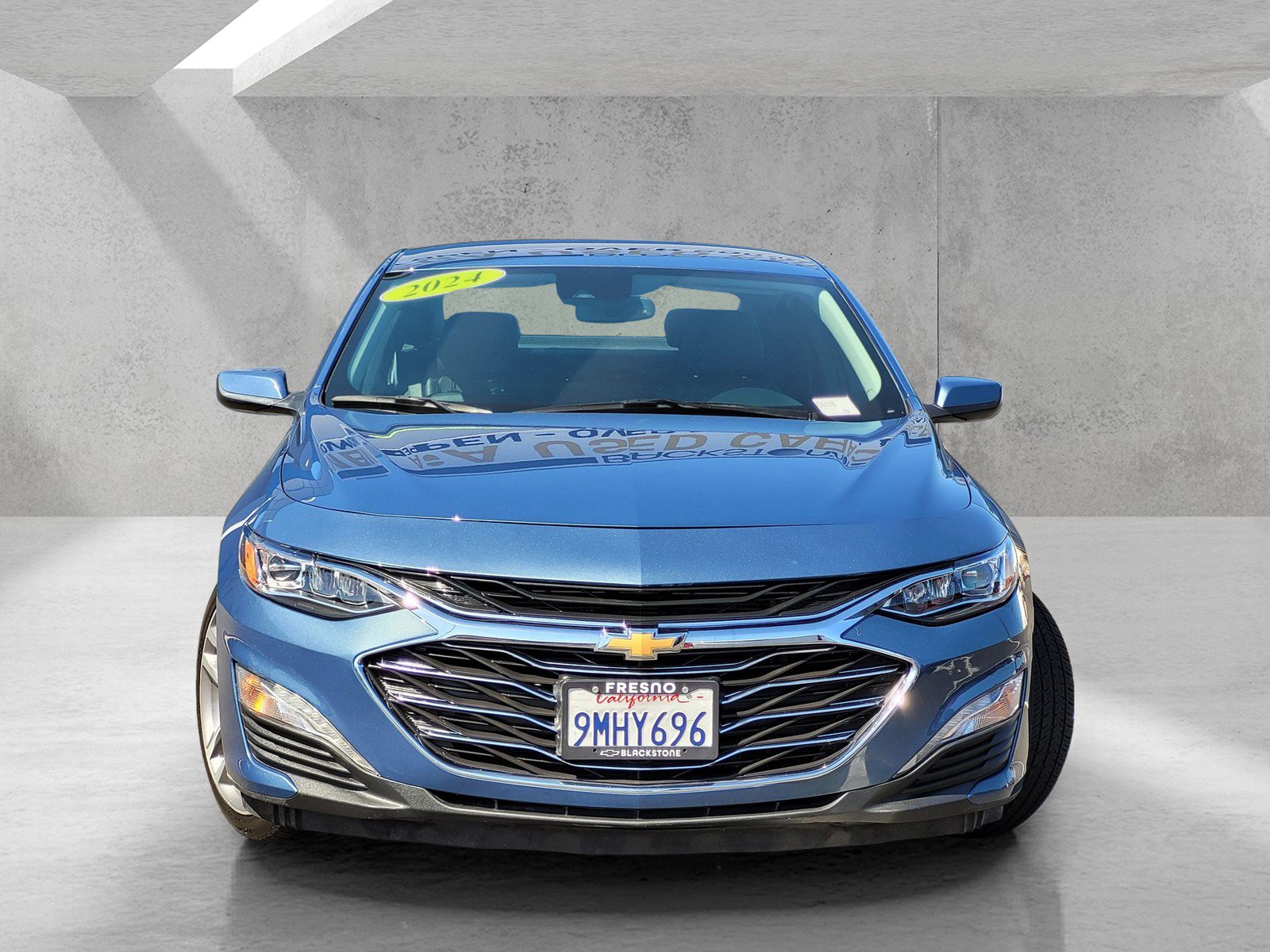 Used 2024 Chevrolet Malibu LT image 2