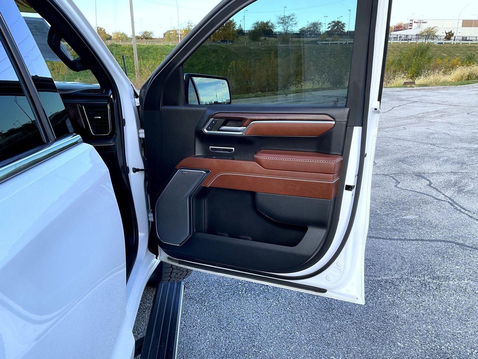 Used 2024 GMC Sierra 1500 Denali Ultimate AWD/4WD image 16