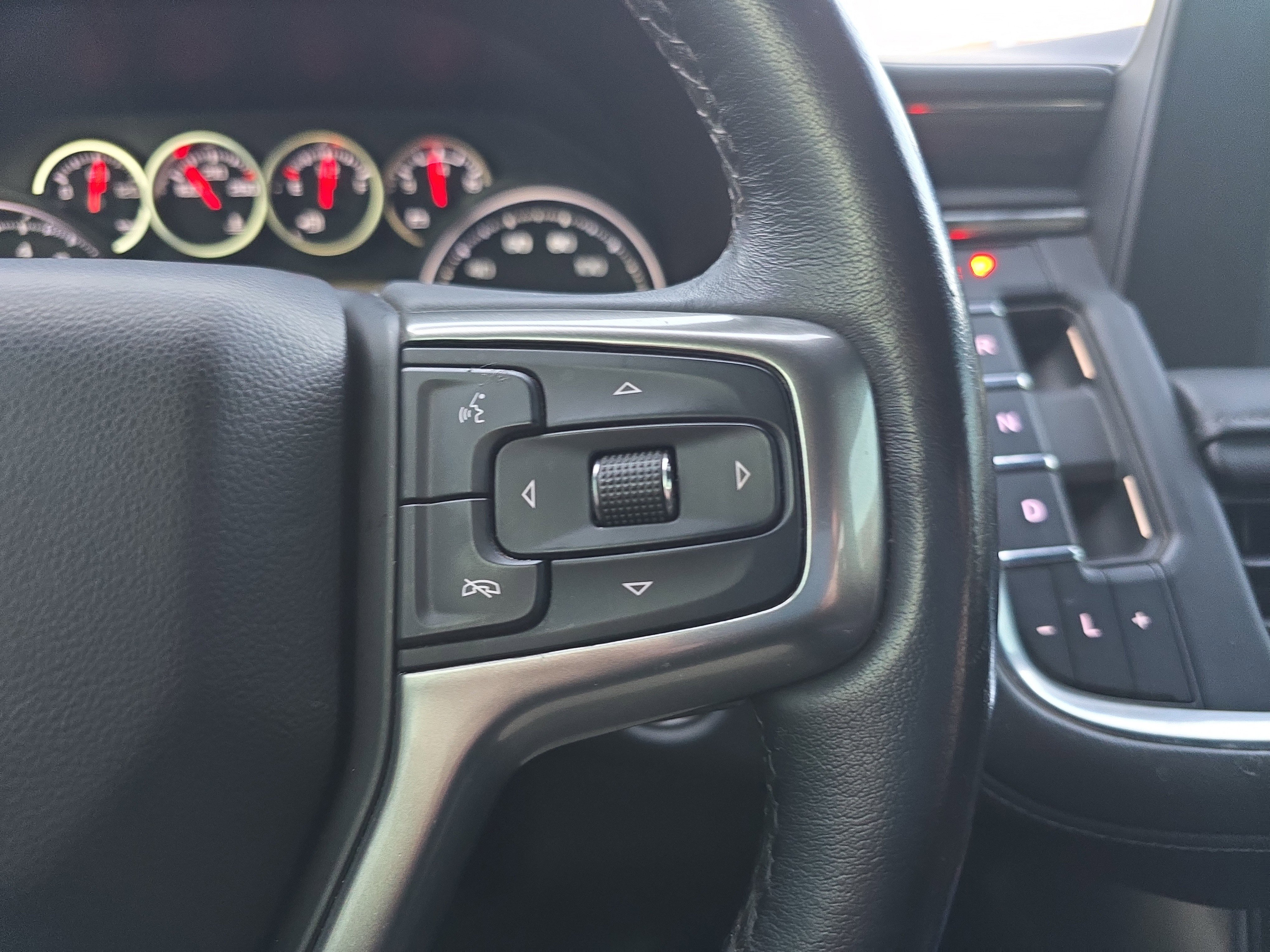 Used 2022 Chevrolet Suburban LS image 23