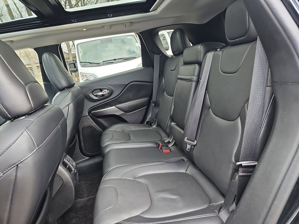 Used 2019 Jeep Cherokee Limited w/ Luxury Group image 14