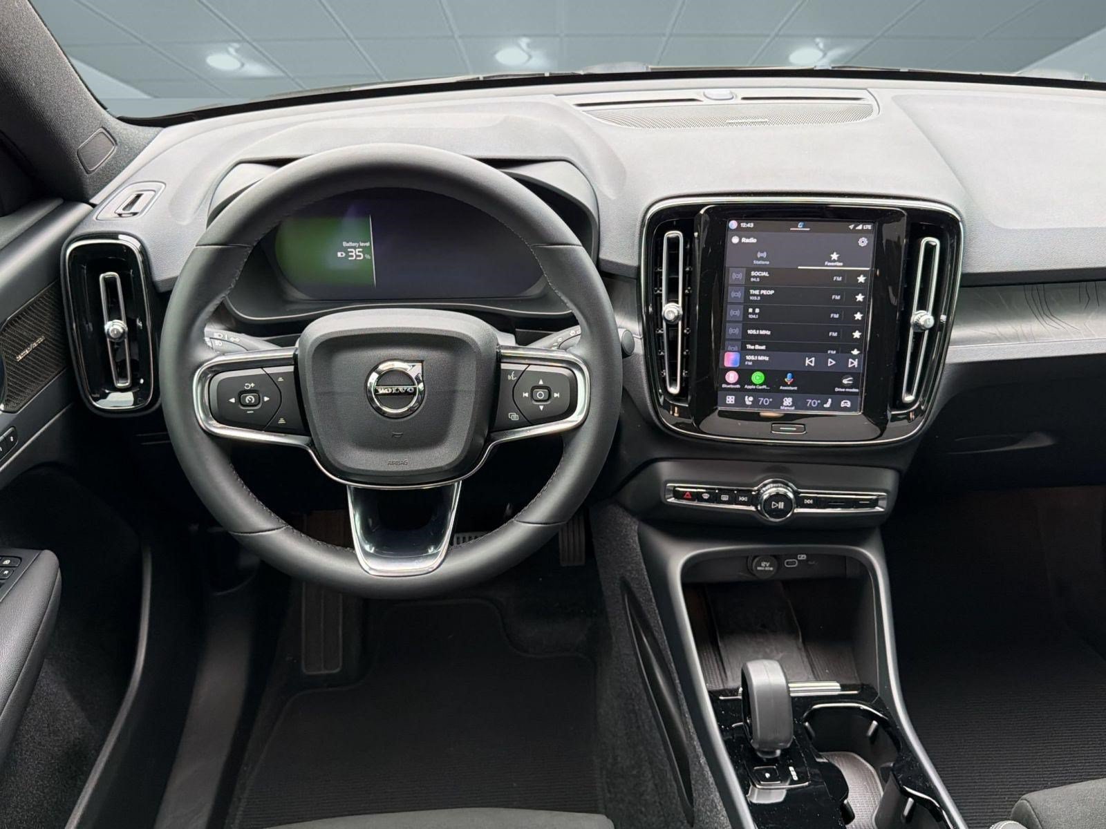 Certified 2023 Volvo C40 P8 Recharge Ultimate w/ Protection Package Premier AWD/4WD image 29