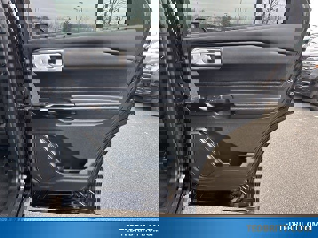 Certified 2022 Ford Explorer Platinum w/ Equipment Group 601A image 21