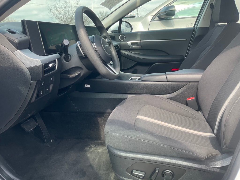 Used 2025 Hyundai Sonata SEL FWD image 19