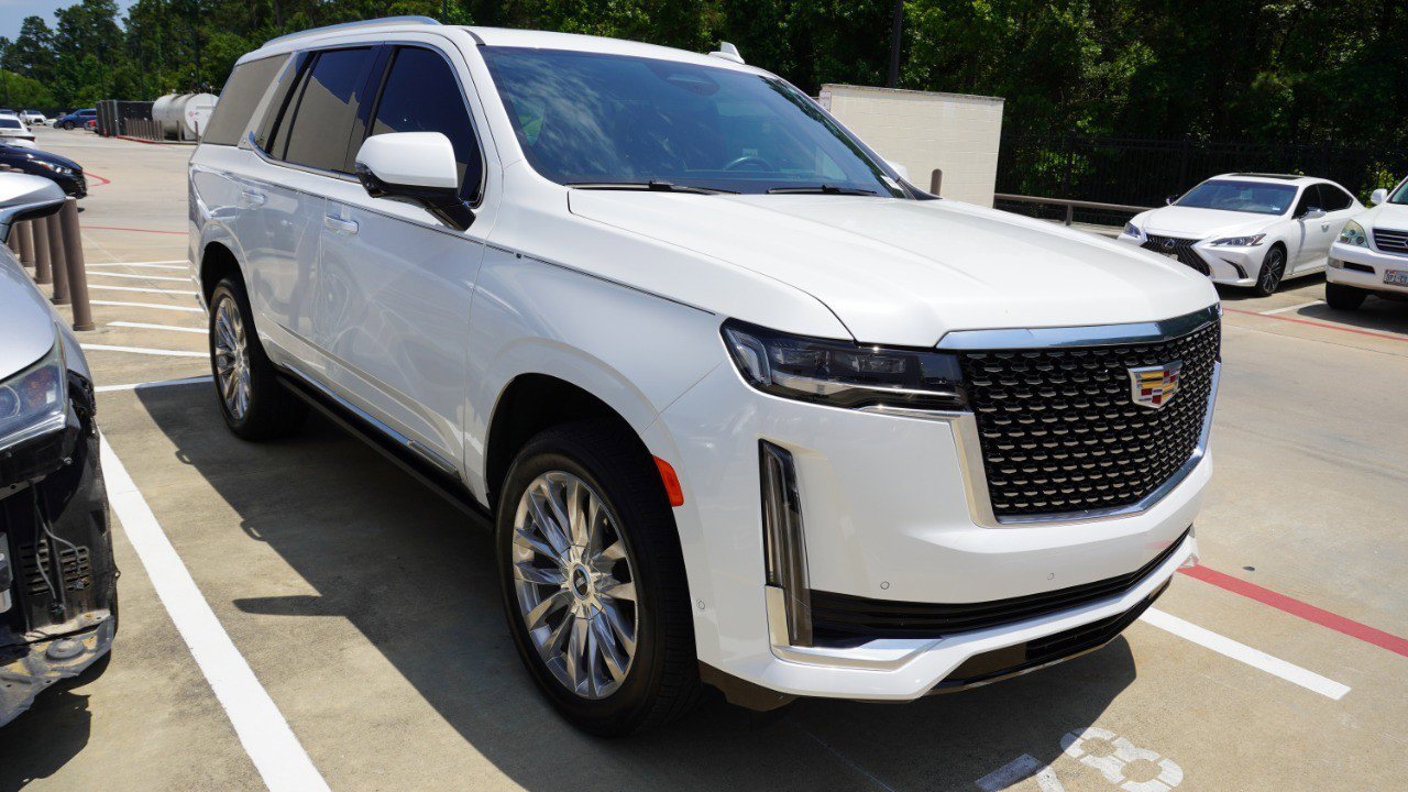 Used 2024 Cadillac Escalade Premium Luxury w/ Performance Package RWD image 3
