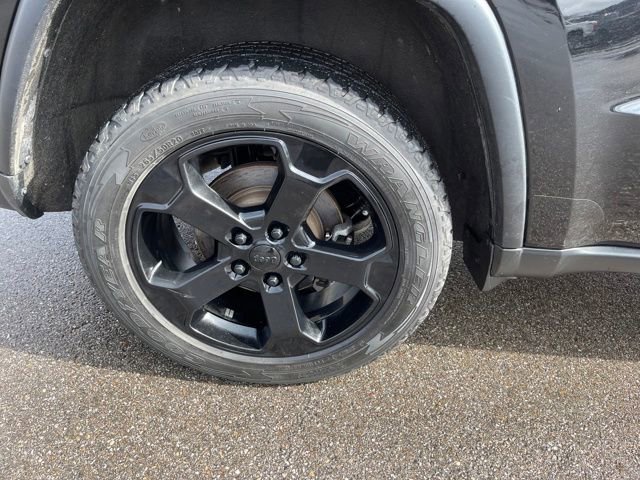 Used 2019 Jeep Grand Cherokee Laredo image 43