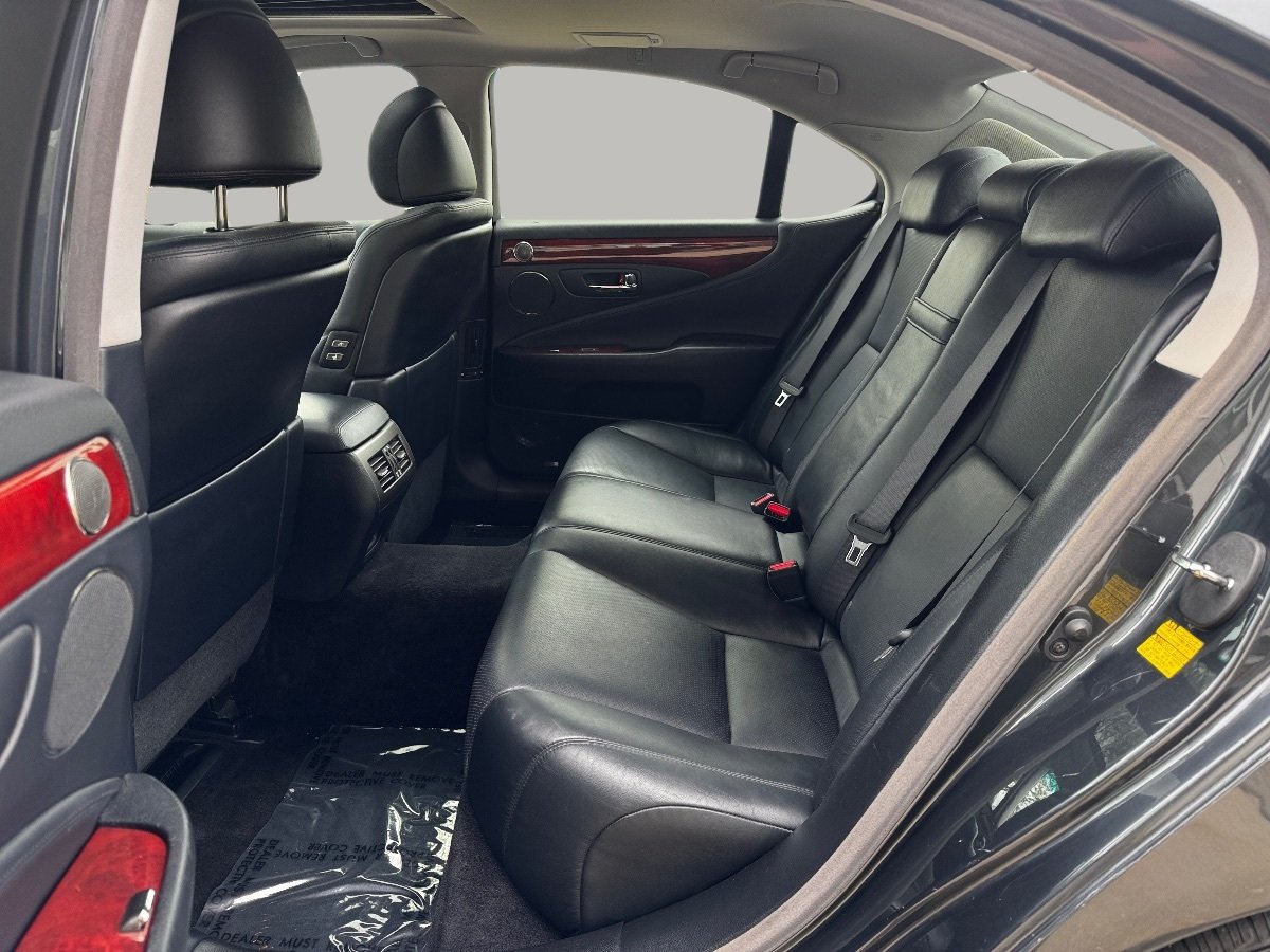 Used 2007 Lexus LS 460 RWD image 17