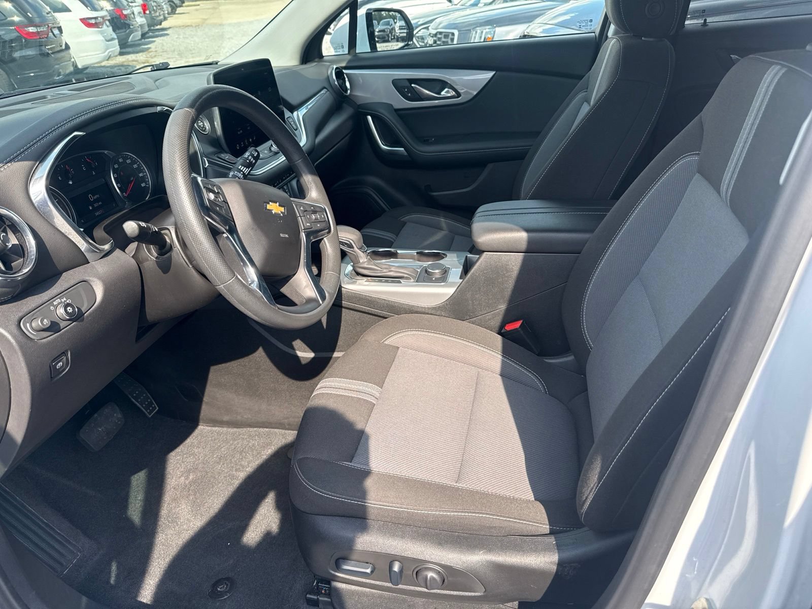 Used 2025 Chevrolet Blazer LT FWD image 11