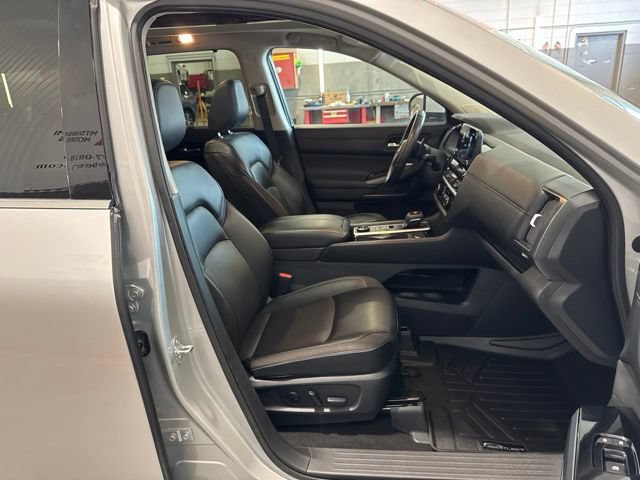 Certified 2024 Nissan Pathfinder SL w/ SL Premium Package AWD/4WD image 20