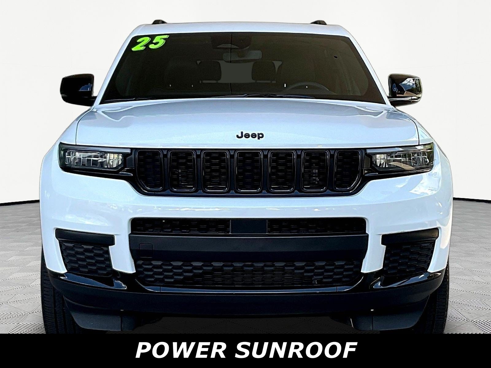 Used 2023 Jeep Grand Cherokee L Altitude AWD/4WD image 2