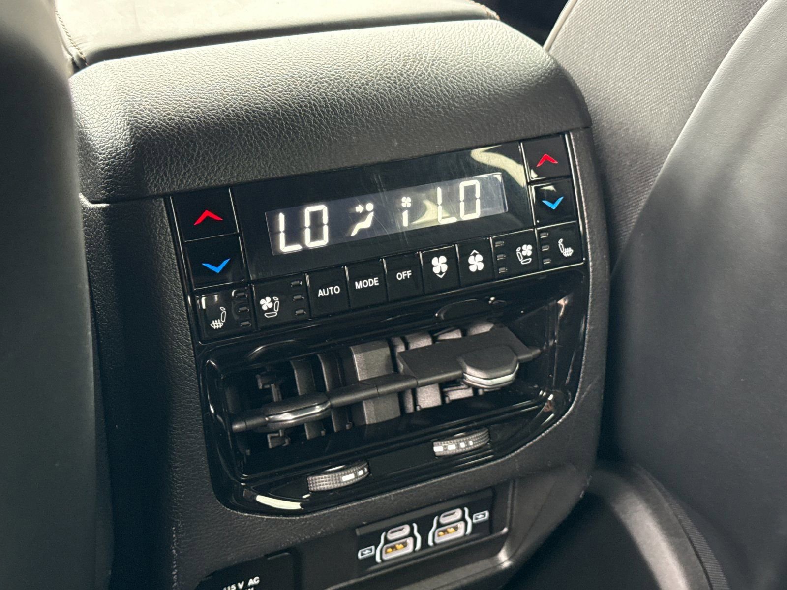 Used 2023 Jeep Grand Cherokee L Summit image 14