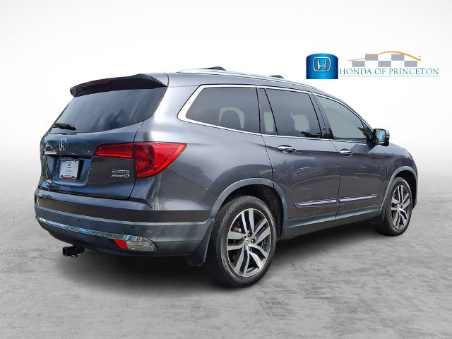 Used 2017 Honda Pilot Touring image 6