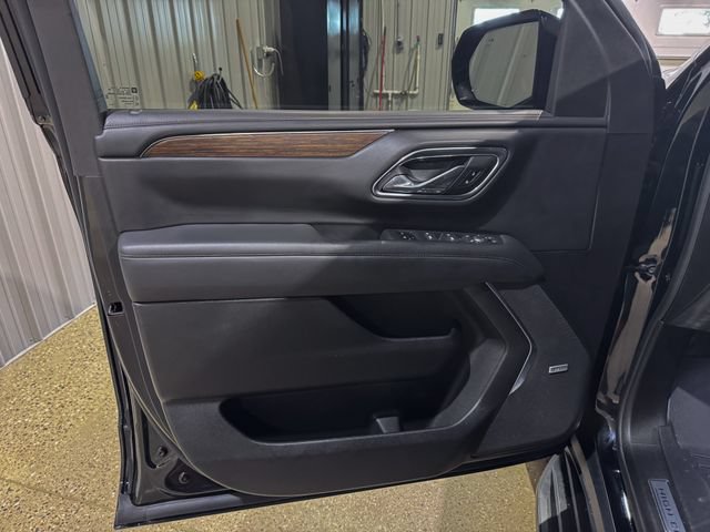 Used 2023 Chevrolet Suburban High Country AWD/4WD image 12