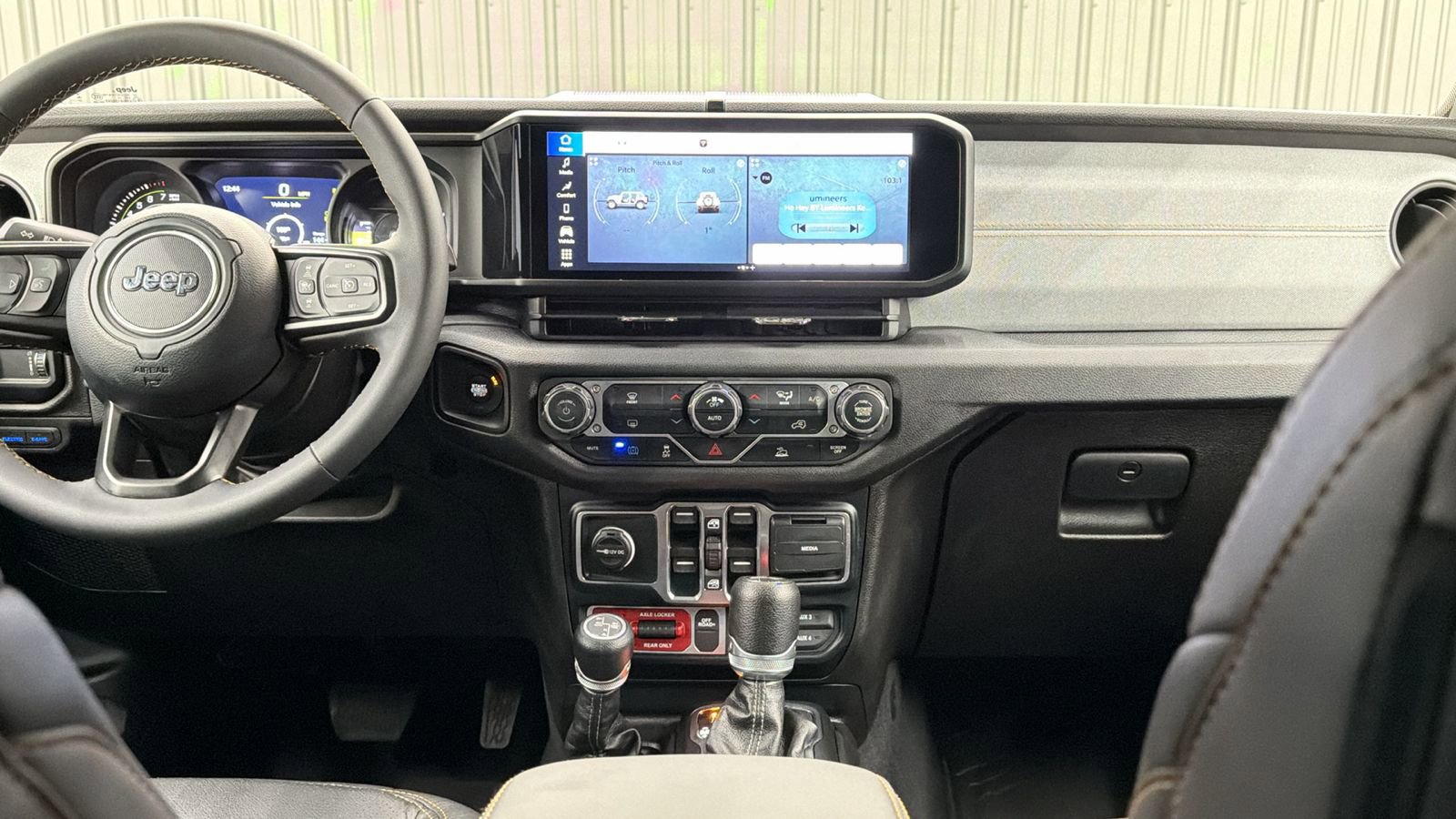 Used 2024 Jeep Wrangler Unlimited image 22