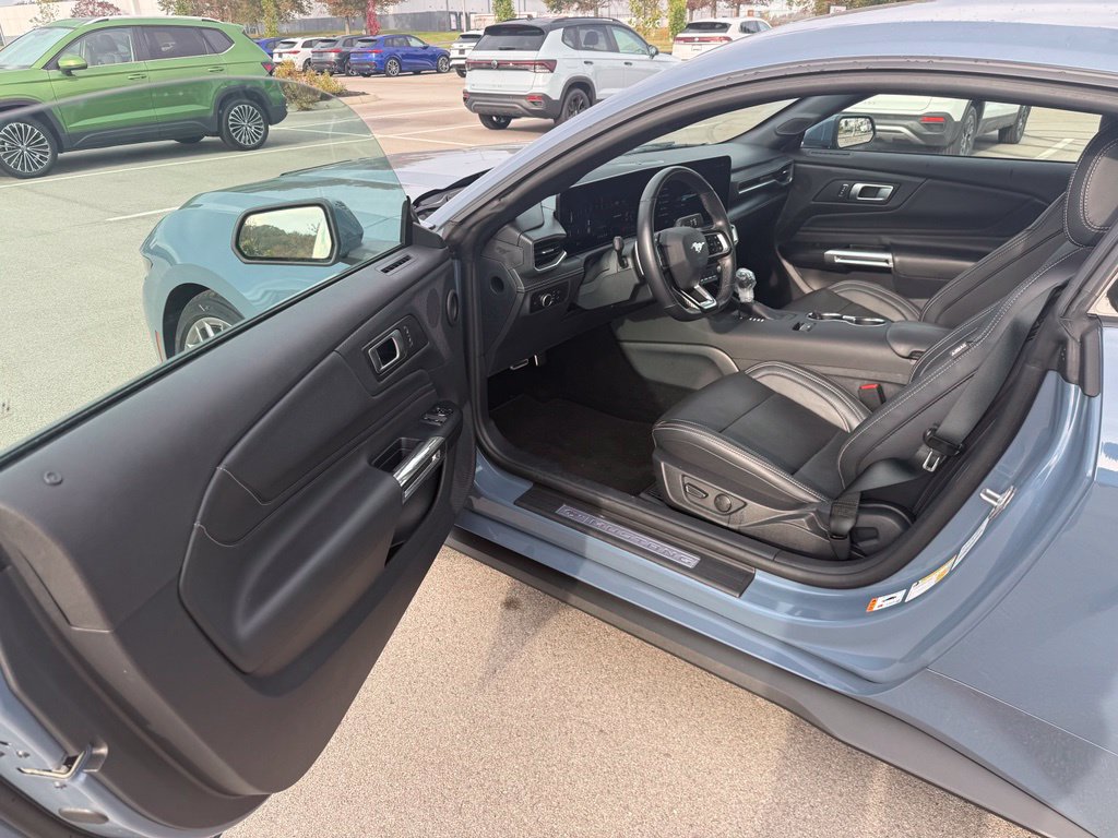 Used 2025 Ford Mustang GT Premium RWD image 24