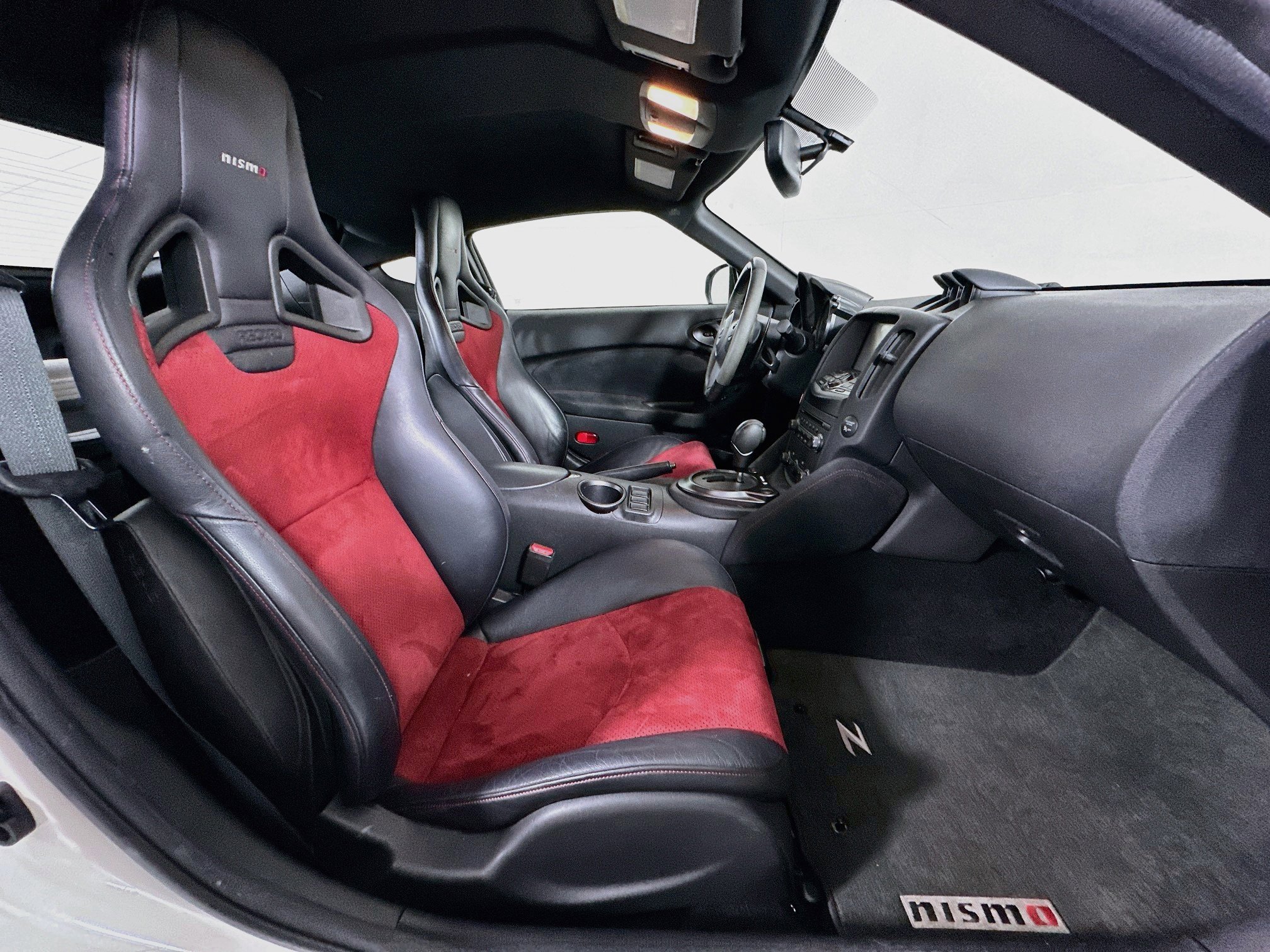 Used 2016 Nissan 370Z NISMO RWD image 27