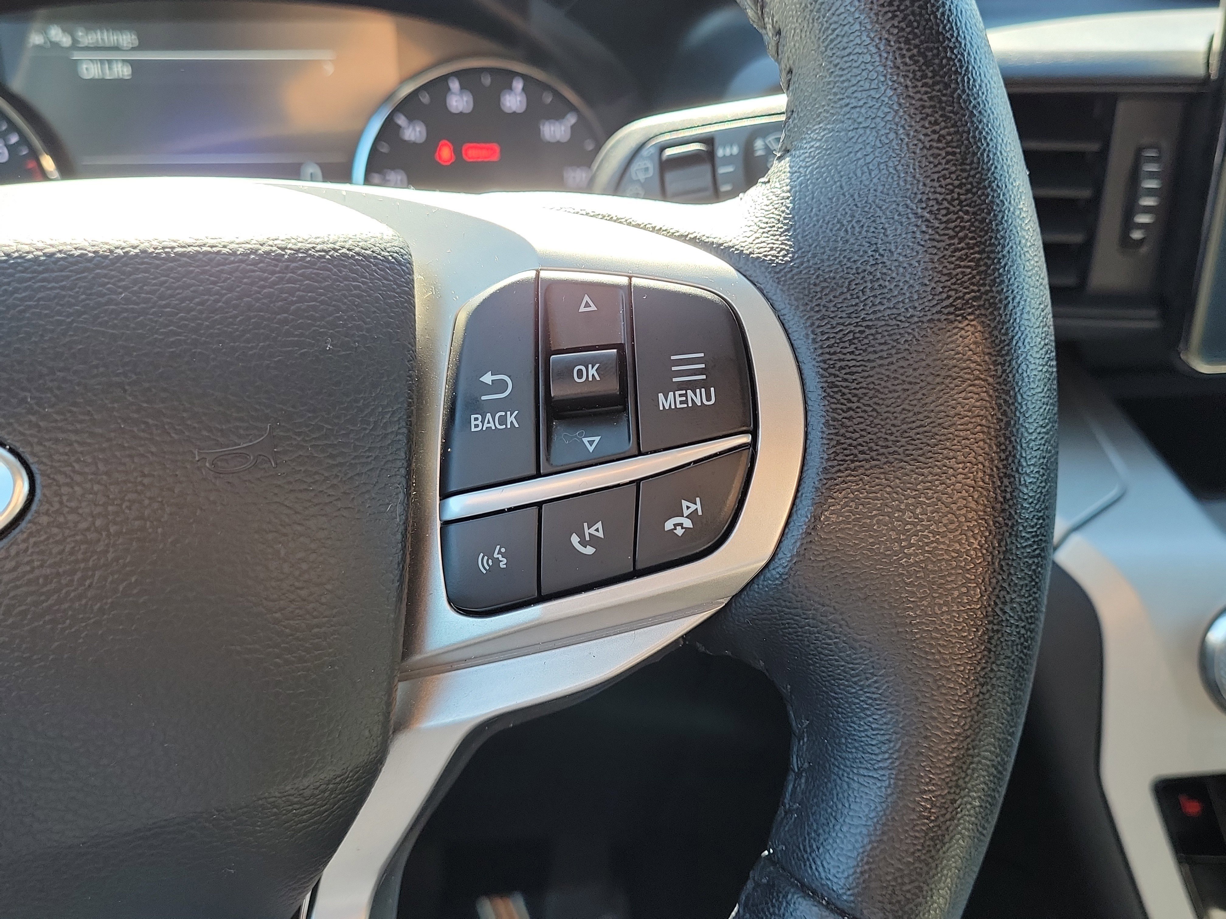 Used 2022 Ford Explorer XLT image 16