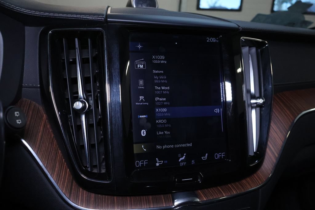 Used 2019 Volvo XC60 T8 Inscription w/ Advanced Package AWD/4WD image 28