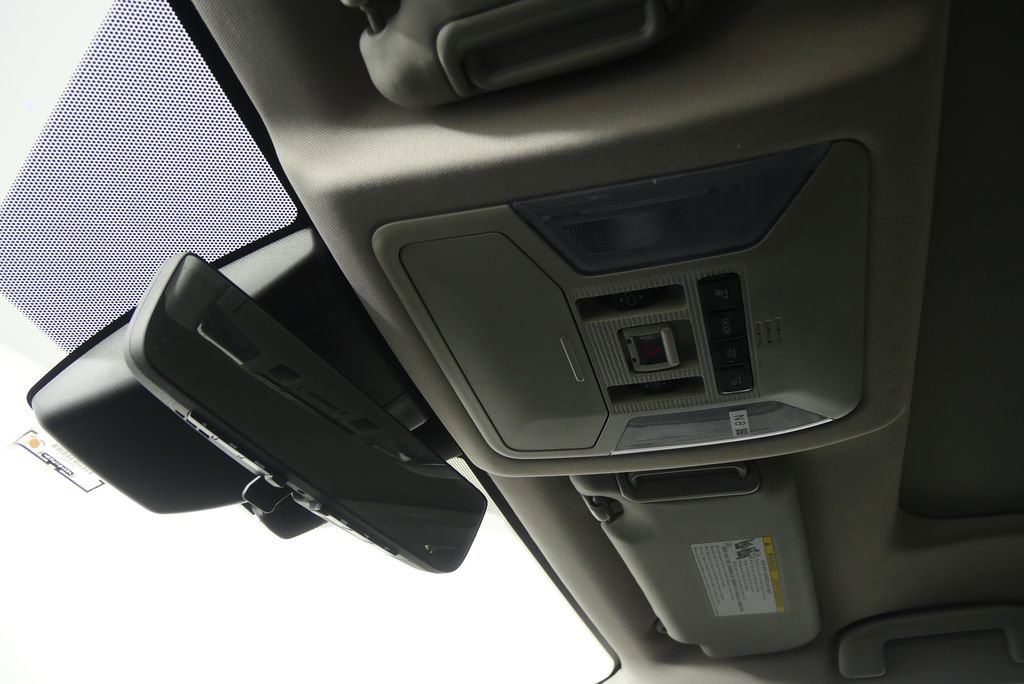 Used 2021 Toyota RAV4 Limited image 16