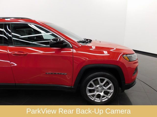 Used 2023 Jeep Compass Latitude image 14