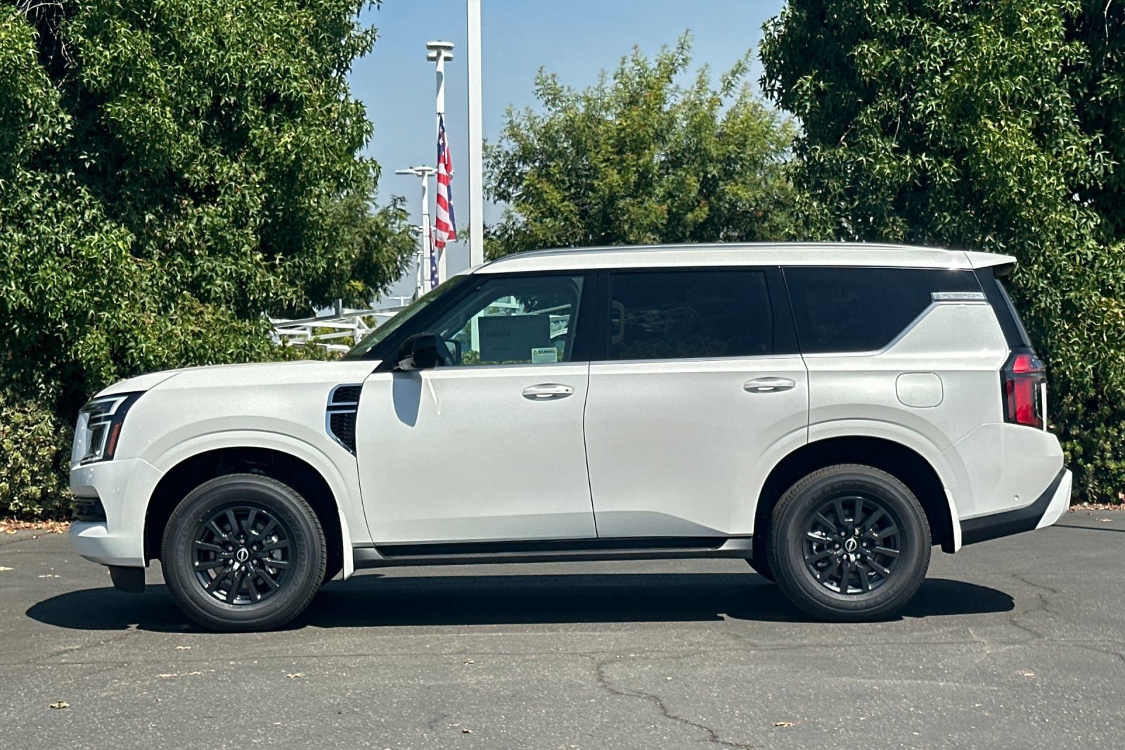 New 2026 Nissan Armada SV image 7