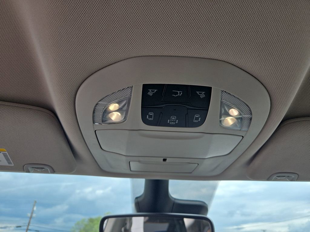 Used 2023 Chrysler Voyager LX FWD image 32