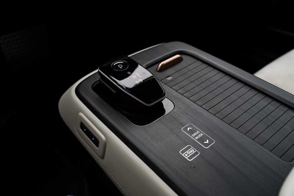 Certified 2024 Nissan Ariya AWD image 17