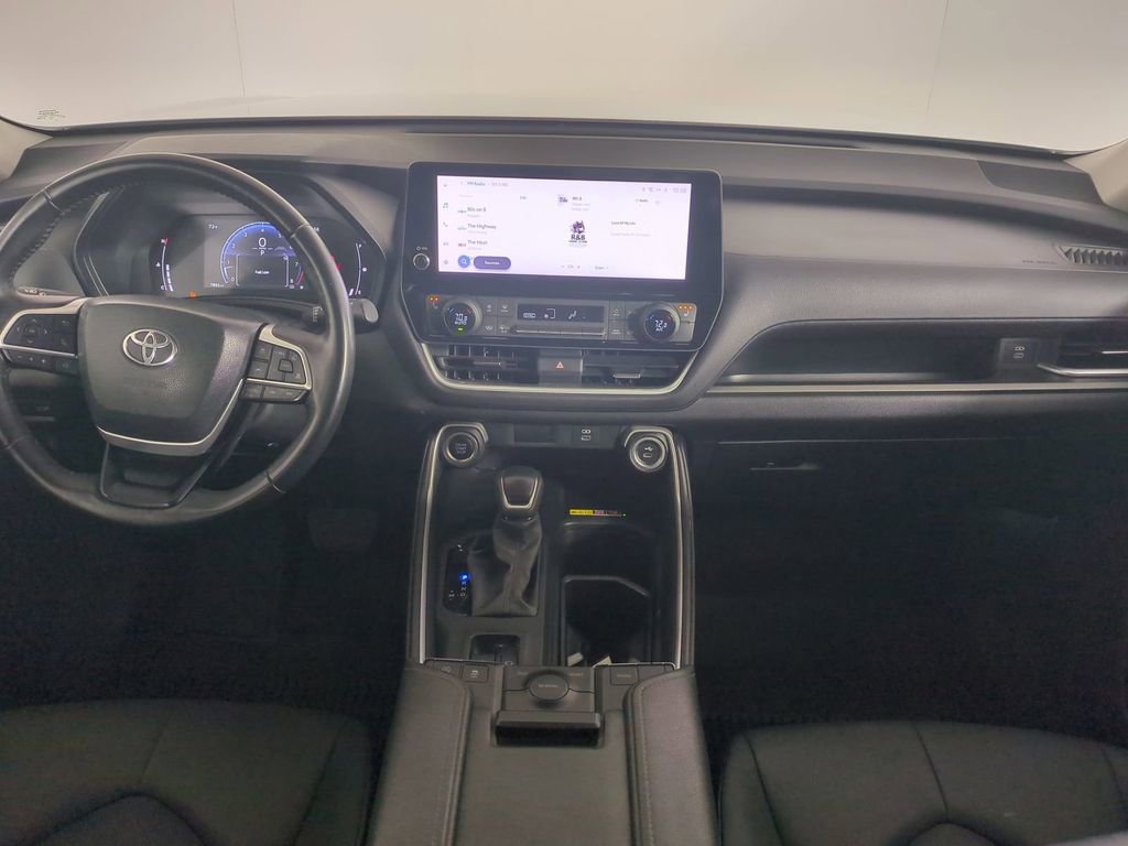 Used 2024 Toyota Grand Highlander Limited image 19