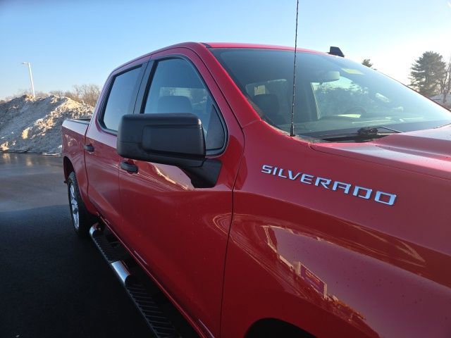 Used 2020 Chevrolet Silverado 1500 Custom w/ Custom Value Package image 3