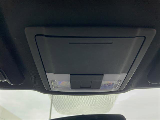 Used 2018 Ford Explorer XLT AWD/4WD image 31