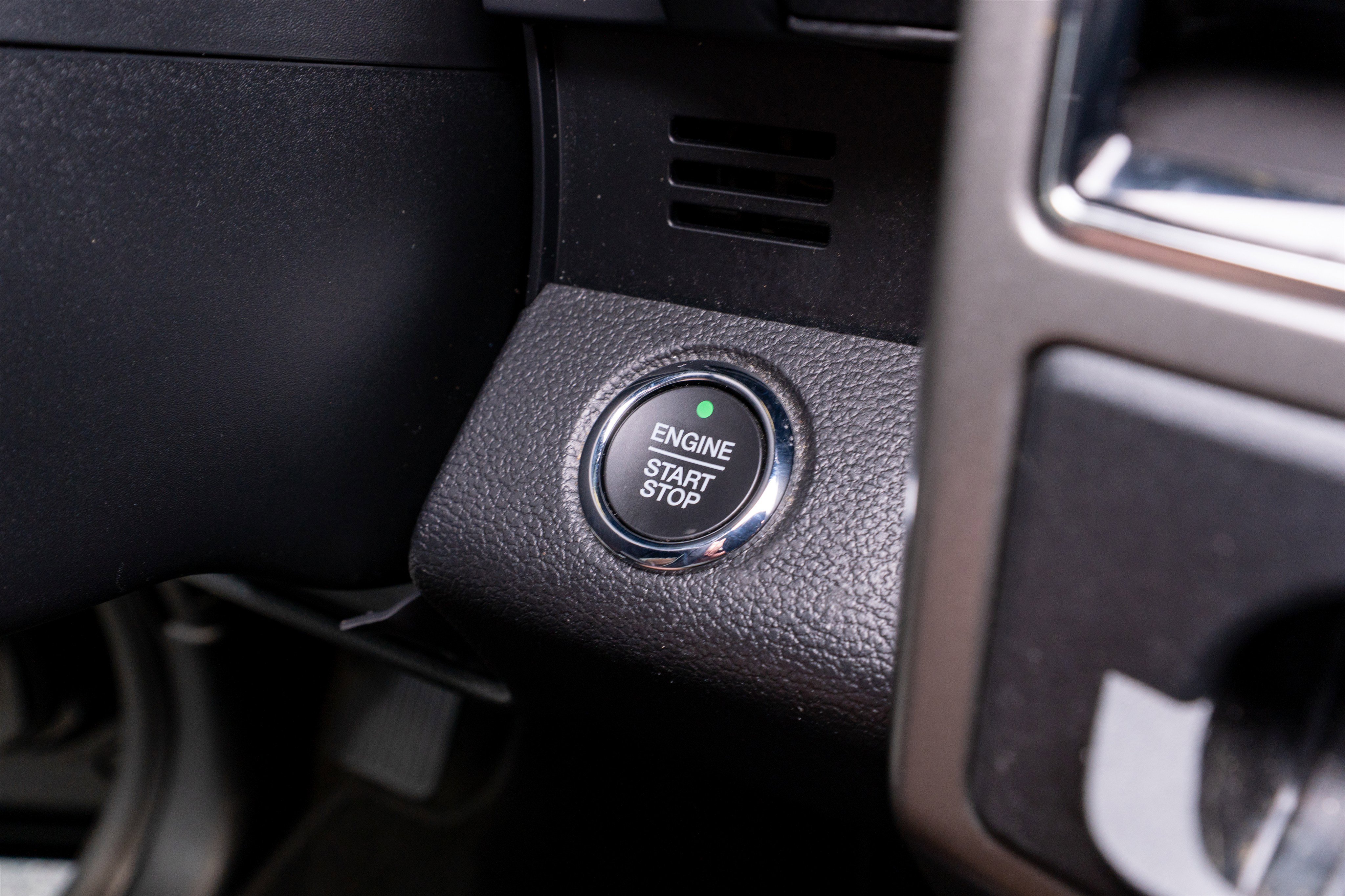 Used 2020 Ford Expedition XLT w/ Equipment Group 202A image 29