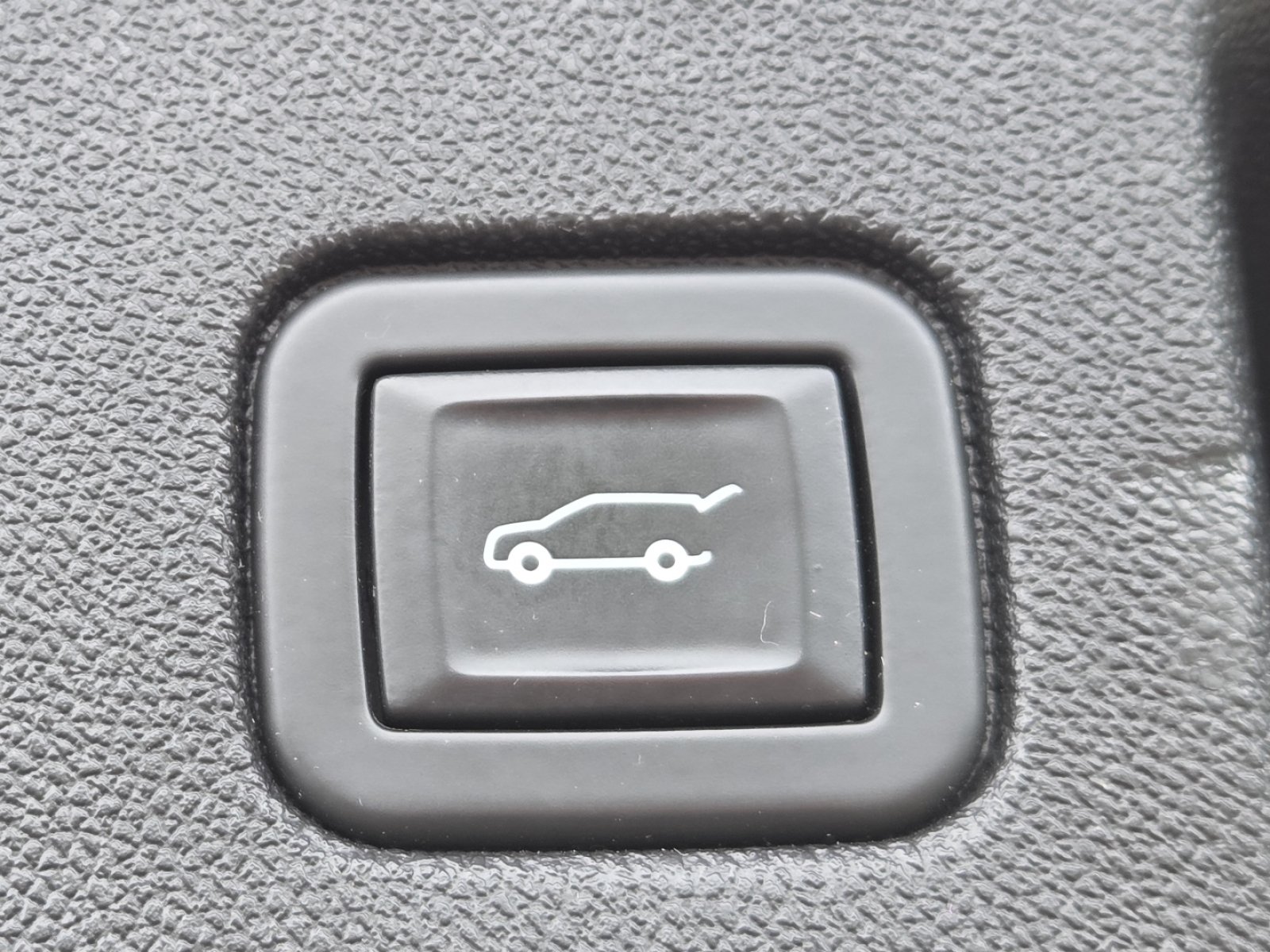 Used 2020 Chevrolet Equinox LT FWD image 19