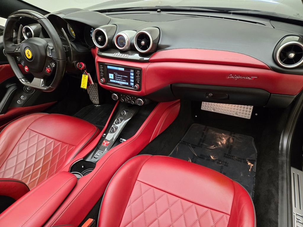 Used 2015 Ferrari California T RWD image 24