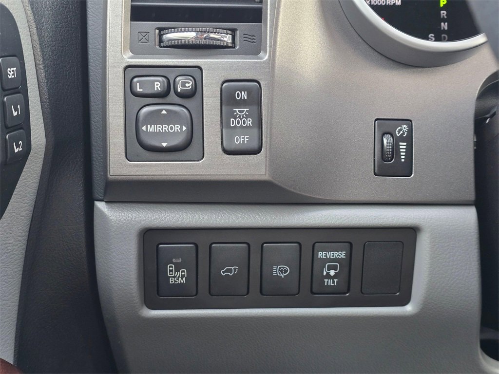 Used 2017 Toyota Sequoia Platinum image 24