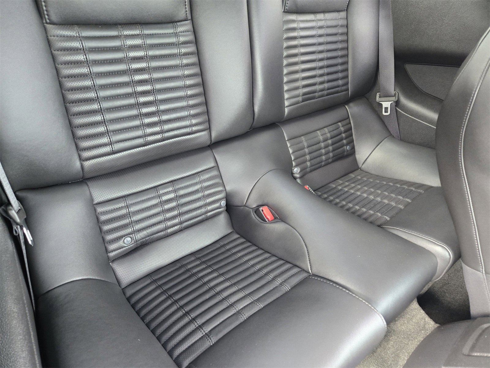 Used 2014 Ford Mustang Shelby GT500 w/ Equipment Group 821A image 29