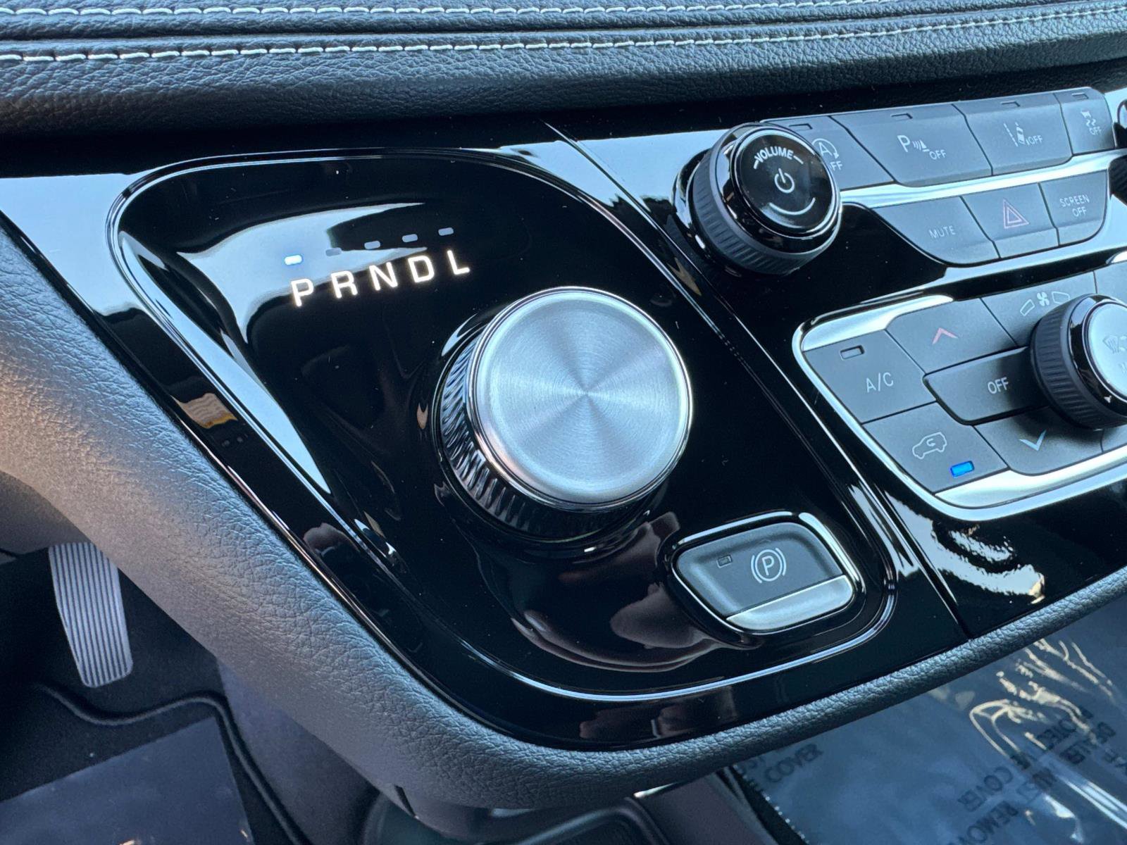 New 2026 Chrysler Pacifica Select image 24