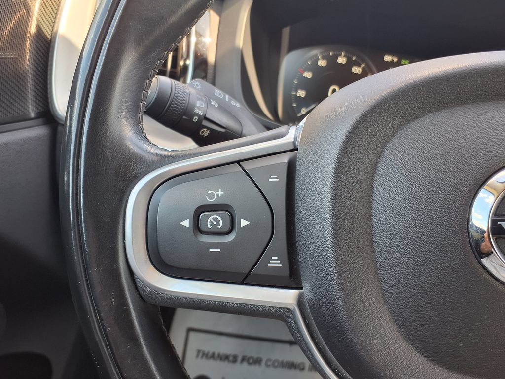 Used 2019 Volvo XC60 T5 Momentum w/ Multimedia Package AWD/4WD image 23