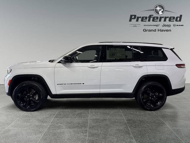 Used 2023 Jeep Grand Cherokee L Laredo AWD/4WD image 11