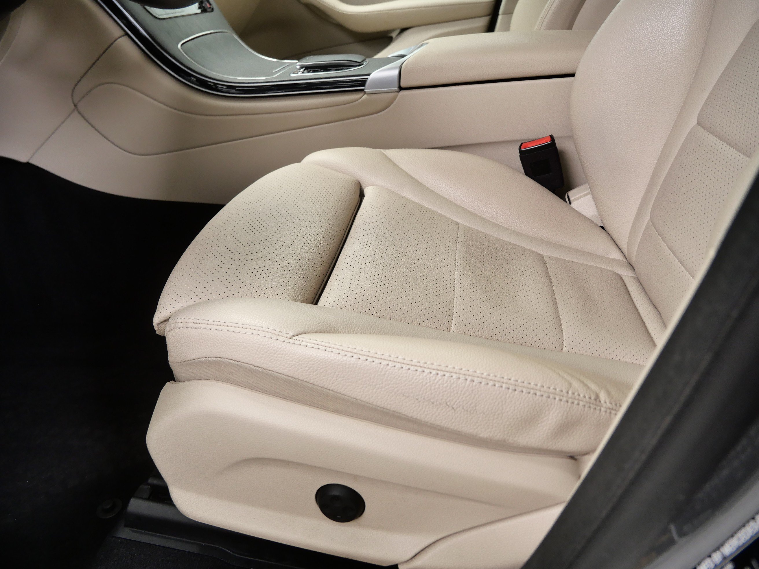 Used 2022 Mercedes-Benz GLC 300 4MATIC image 18